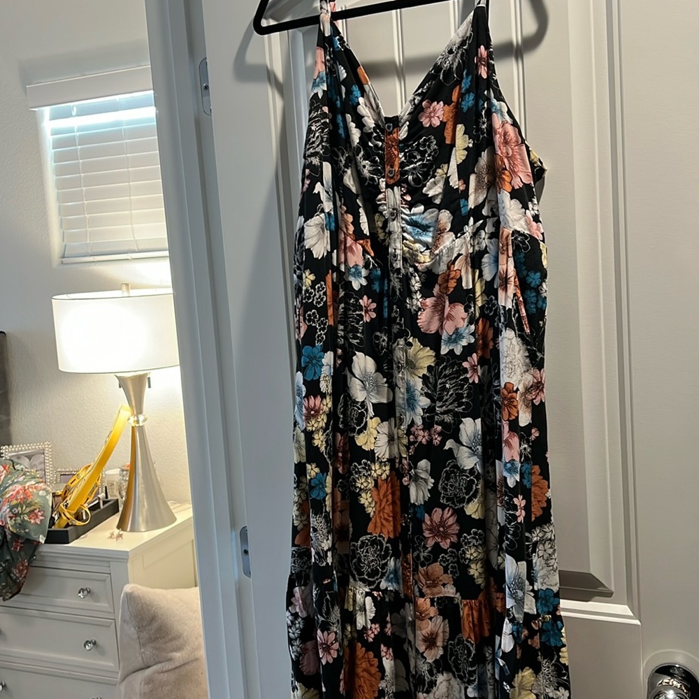 Beautiful floral dress by Torrid size 2X